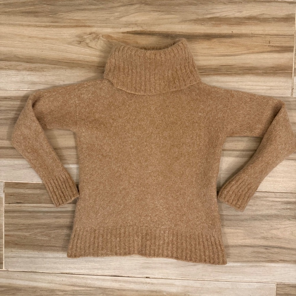 Max Mara Studio Camel Tan Turtleneck Sweater Made in Italy Wool Knit Top